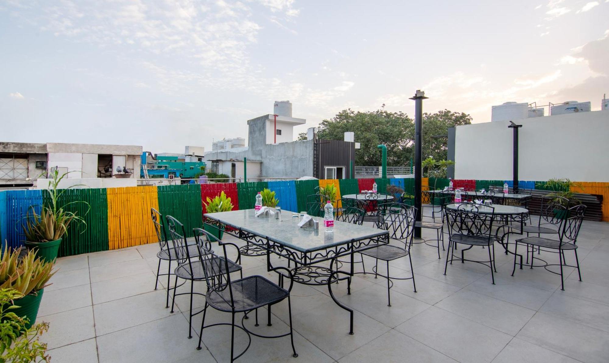 Treebo Paras International Delhi  Exteriör bild