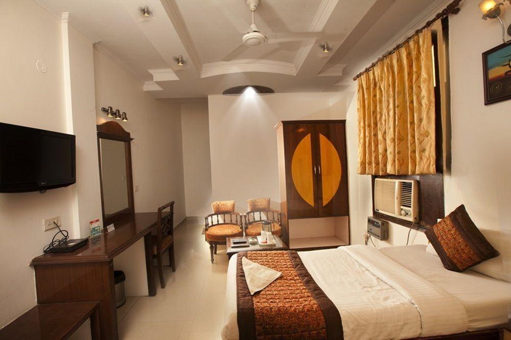 Treebo Paras International Delhi  Exteriör bild